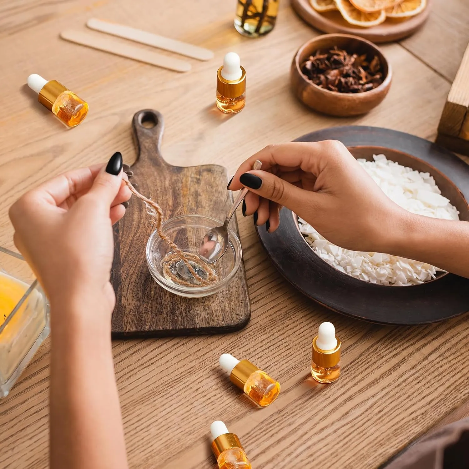 100 Pcs Mini Glass Oil Dropper Bottle Bulk, 1 ml Gold Clear Essential Small Empty Bottles Sample Containers Perfume Liquid Vials with Cap for Traveling