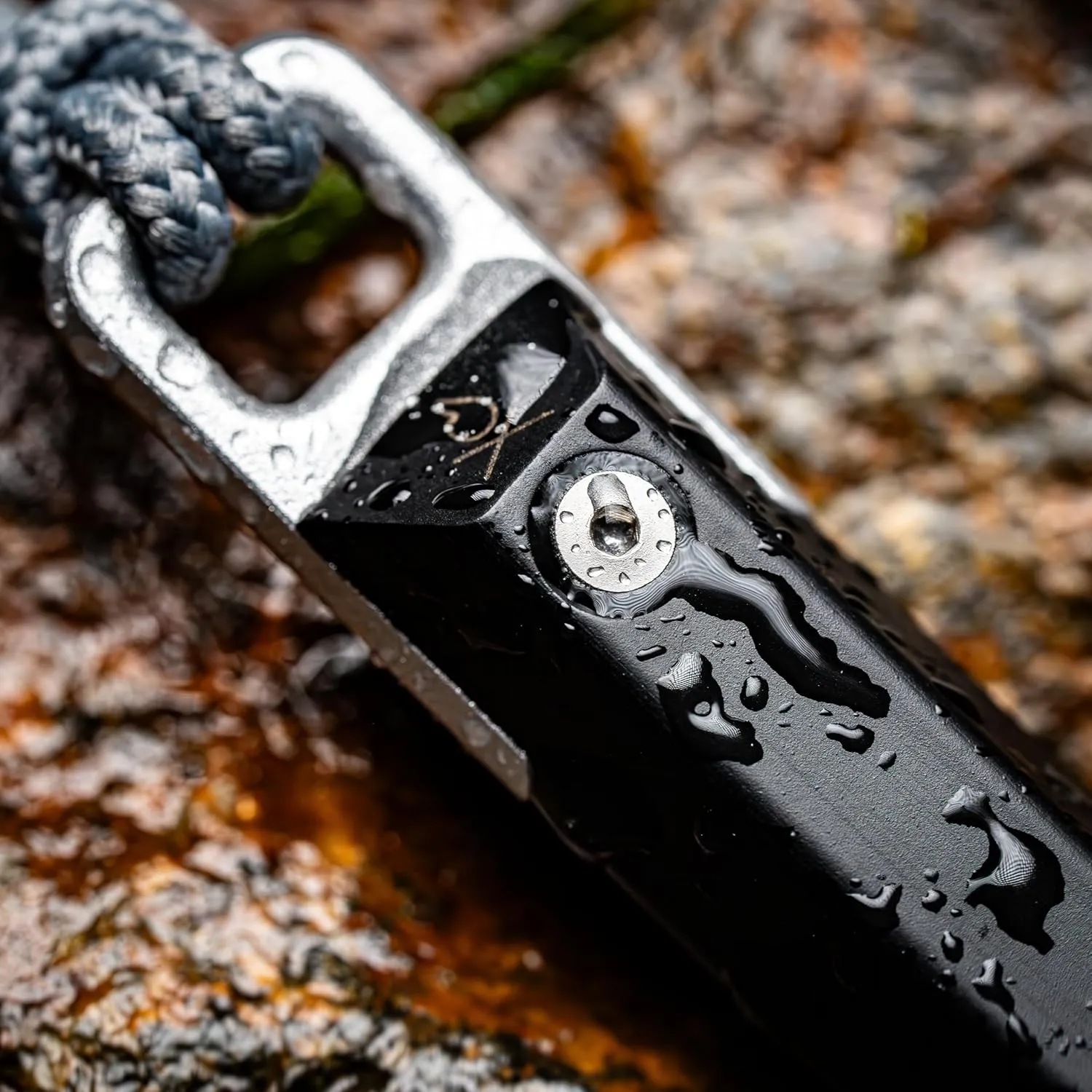 überleben Hexå PRO Ferro Rod Fire Starter for Survival – Up to 26,000 Strikes, 1/2" Thick Hexagon Fire Steel with Striker and Lanyard – Waterproof Flint and Steel for Camping
