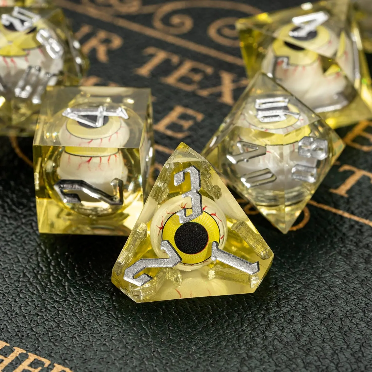 Cusdie 7-Die Liquid Core Eye Dice Handmade DND Dice Set Sharp Edges, Floating Eyeball Dice for Dungeons and DragonsTabletop Role Playing Game(Yellow Eyeball)