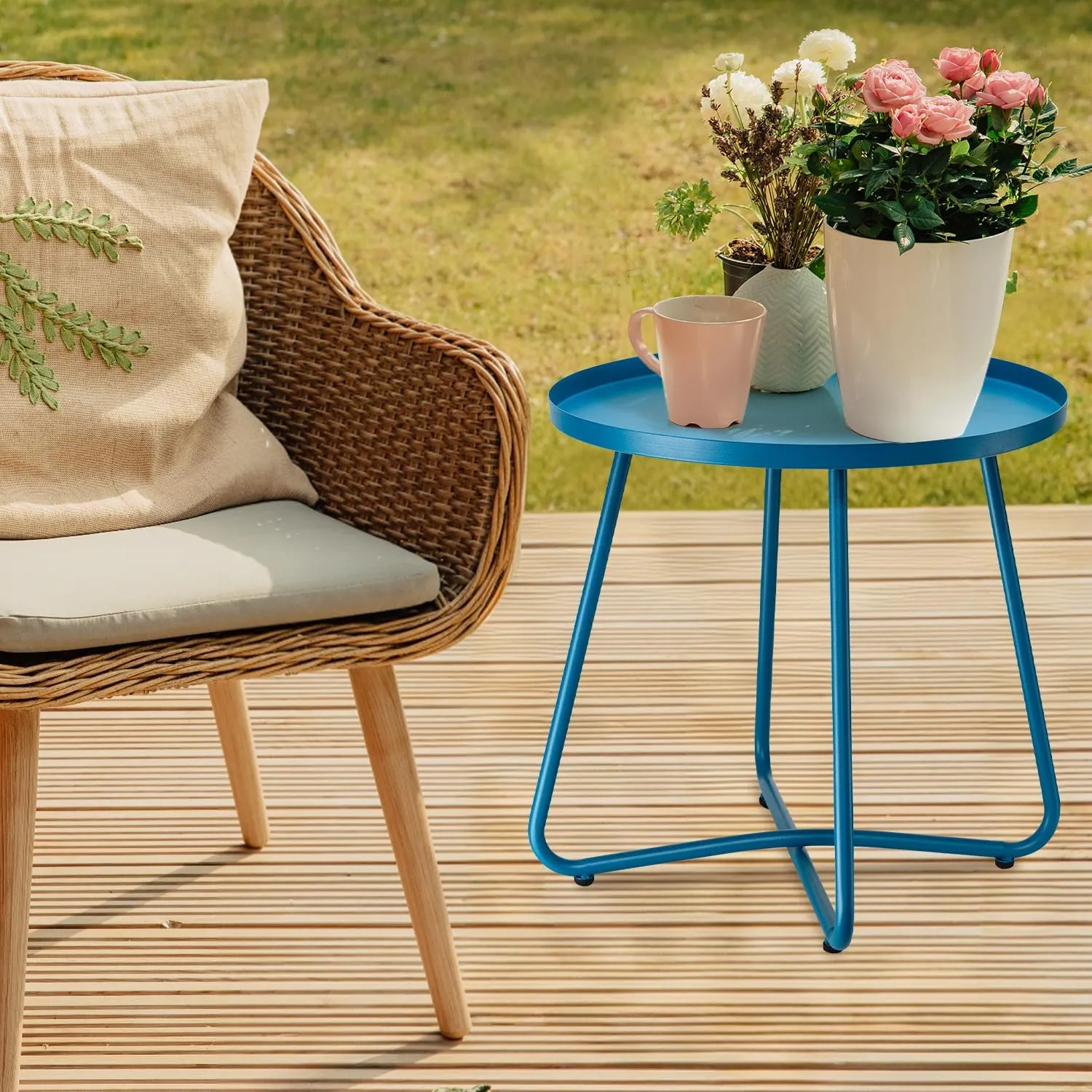 danpinera Outdoor Side Tables, Weather Resistant Steel Patio Side Table, Small Round Outdoor End Table Metal Side Table for Patio Yard Balcony Garden Bedside (Blue)