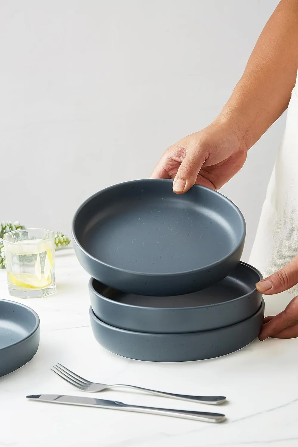 famiware 8.5" Pasta Bowls Set of 4, Dawn Speckled Bowl for Kitchen, Stoneware Dinner Bowl Set for Christmas, Thanksgiving, Microwave Dishwasher Safe, Charcoal