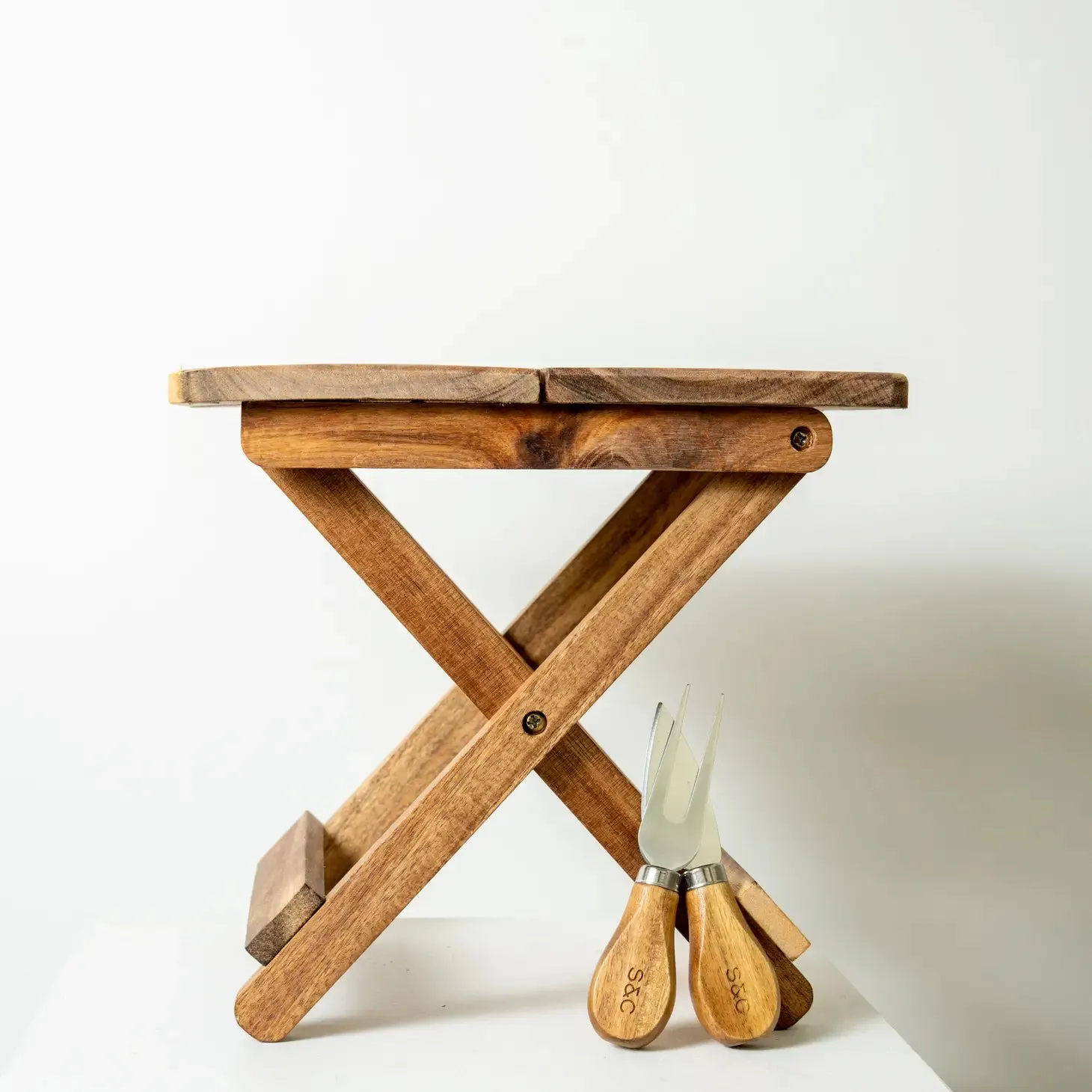 Foldable Cheese & Wine Table