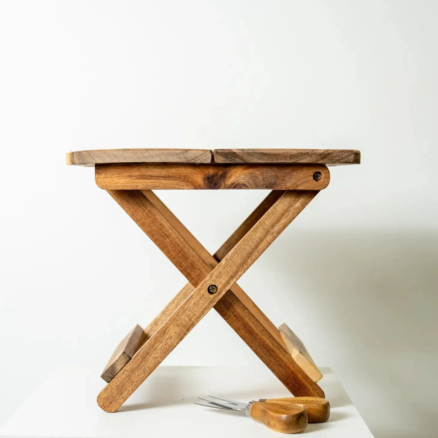 Foldable Cheese & Wine Table