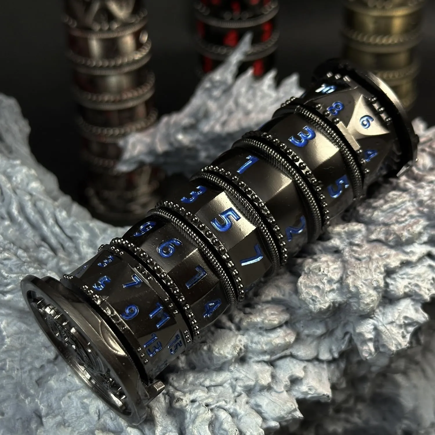 HAOMEJA Pagoda 7 in 1 DND Set, Metal Roulette with Dragon Eye Bag, RPG Gaming Dice - Black & Blue
