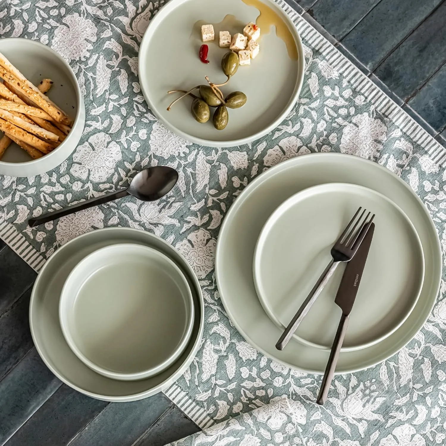 over&back 16-Piece Stackable Dinnerware Dish Set - Stoneware Dishes - Includes 4 Dinner Plates, 4 Salad Plates, 4 Cereal Bowls, and 4 Dinner Bowls - All-Occasion Place Settings - Semi-Matte Sage
