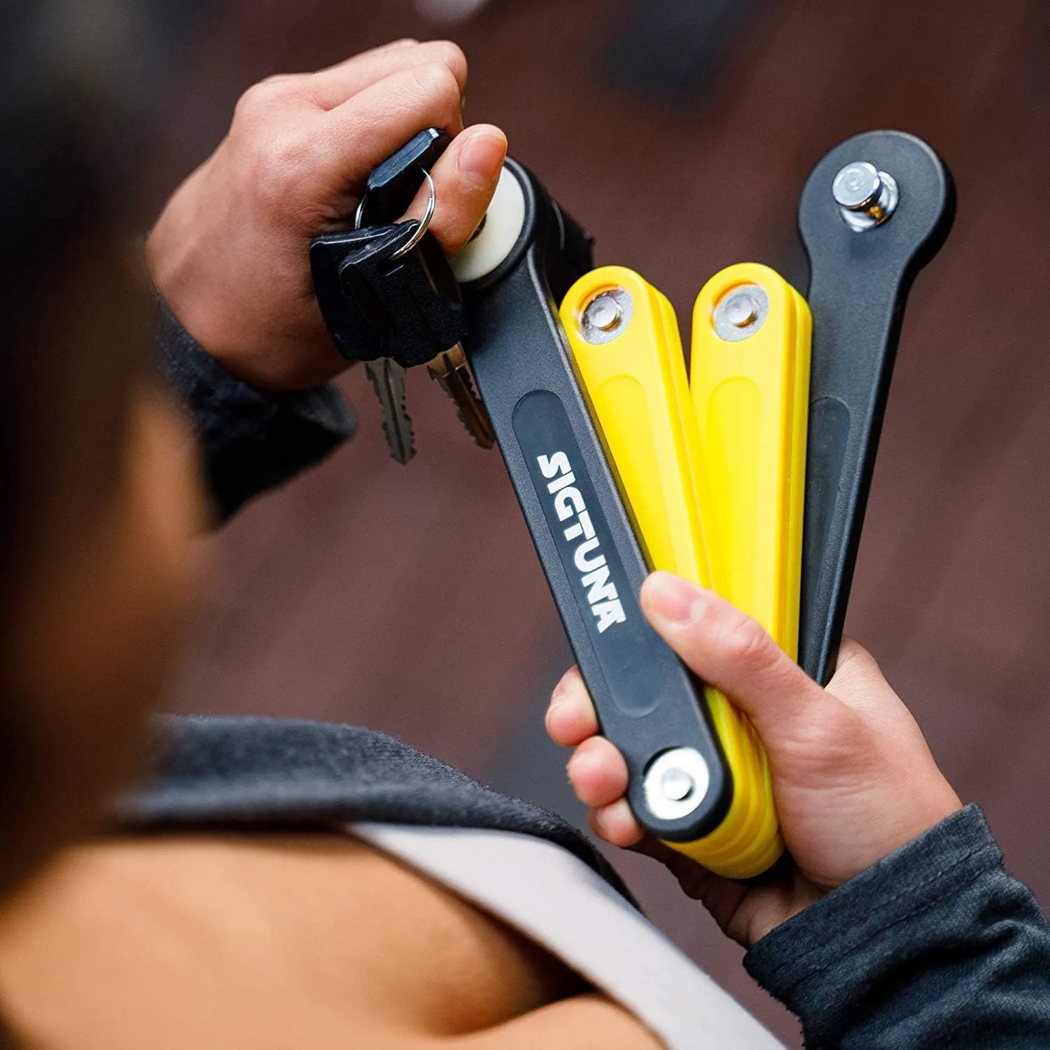 SIGTUNA Folding Bike Lock - Hardened Steel 8mm Fold-Up Heavy Duty Bike Lock with Easy Mounting, Secure Lock and Anti-Scratch Coating - Easily Keep Bike Secure and Paintwork Undamaged - Bicycle Lock