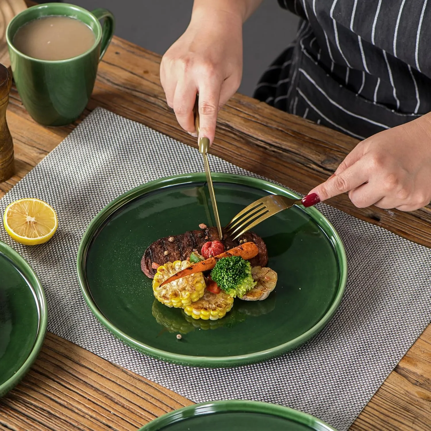 vicrays Ceramic Dinner Plates Set - Porcelain 10 Inch Flat Steak Pasta Pizza Plate Home Party Restaurant Plate Scratch Resistant Microwave Oven and Dishwasher Safe Set of 6 Green