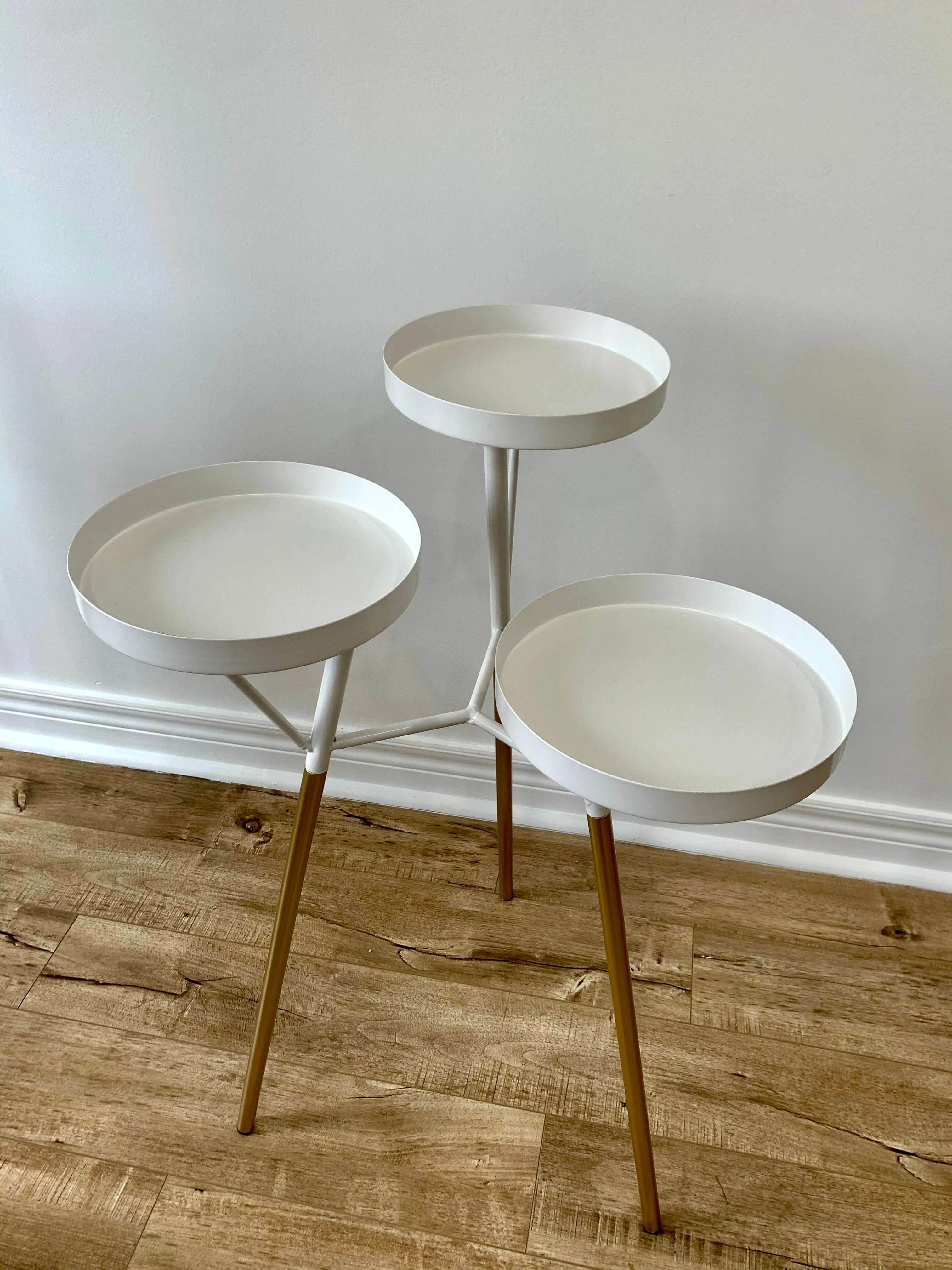 White Metal 3-Tier Plant Stand/Table