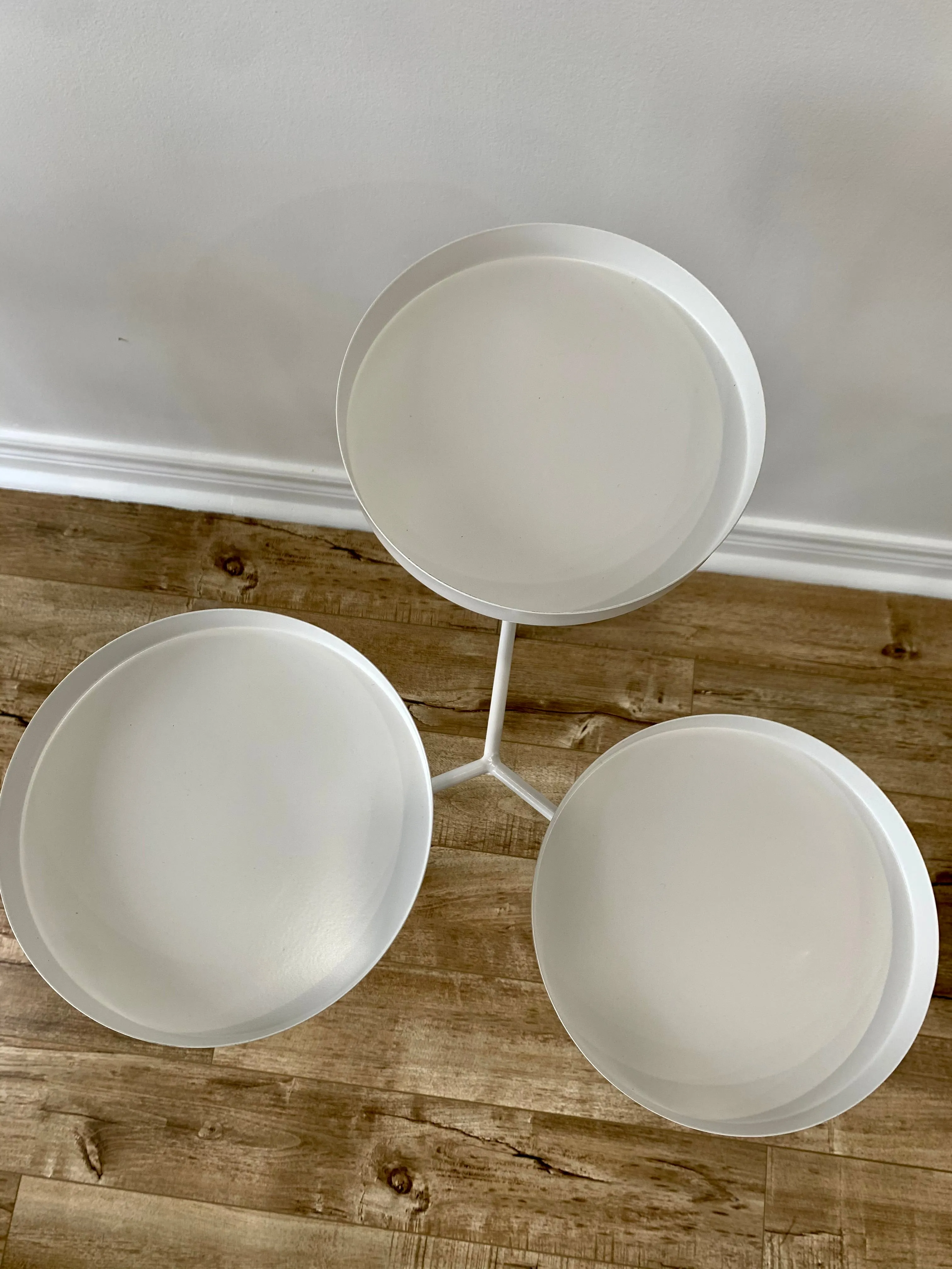 White Metal 3-Tier Plant Stand/Table