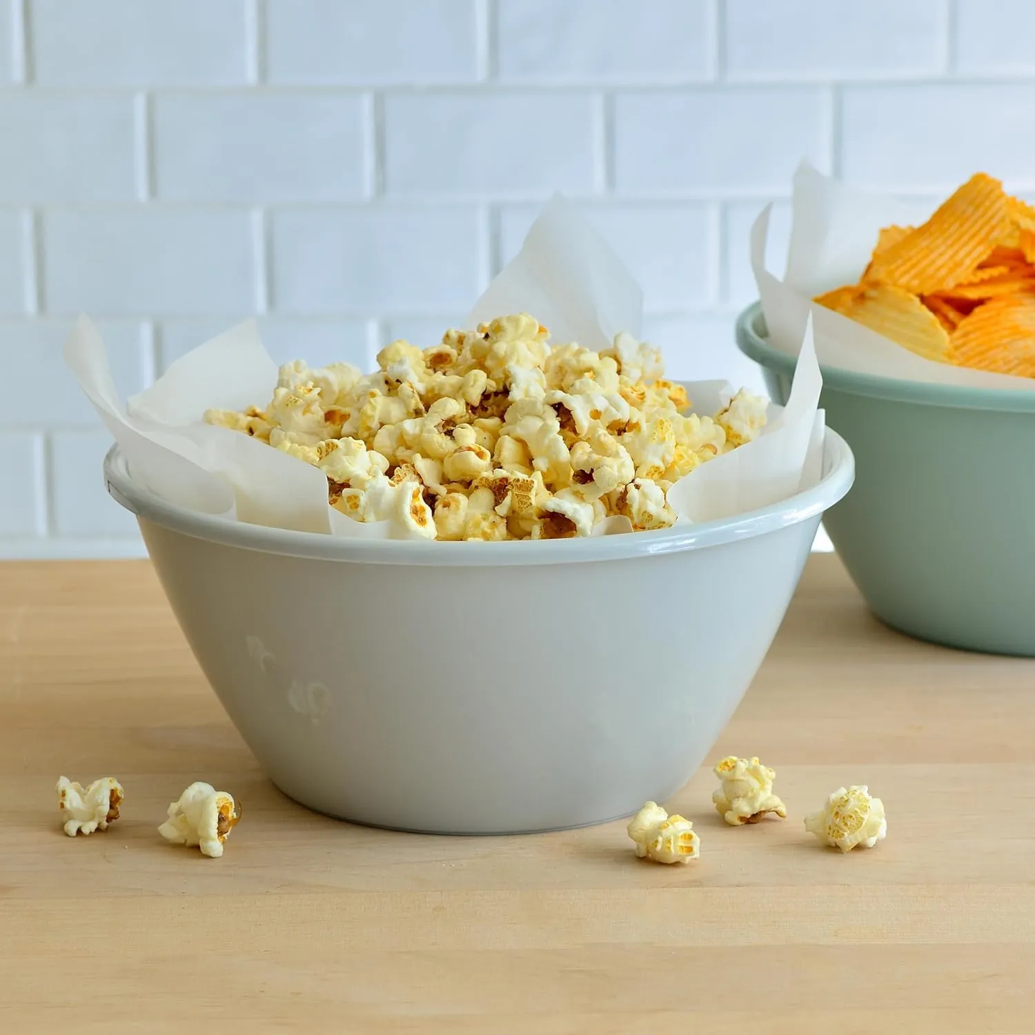 Youngever 9 inch 80 Ounce Plastic Mixing and Serving Bowls, Popcorn Bowls, Salad Bowls, Chip and Dip Serving Bowls, Set of 9 (Urban Color)